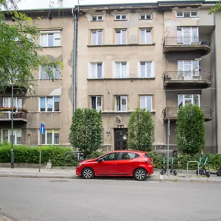 Krakowcharm No4 Center